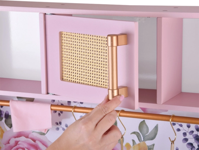 Veselă metalică și spații de depozitare inteligente