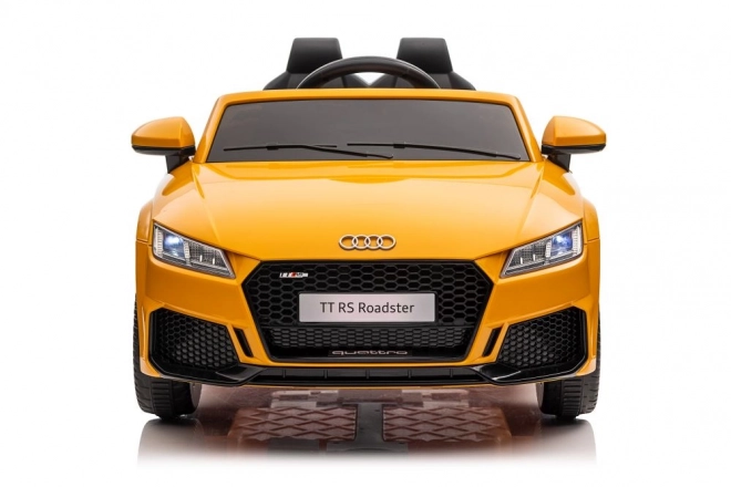 mașină electrică Audi TT RS galben