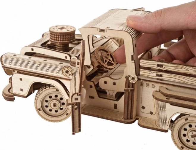 Puzzle mecanic 3D din lemn Ugears camion american