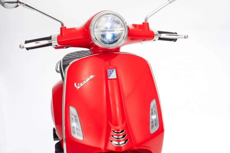 Lumini LED și design VESPA realist