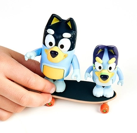 Bluey Figurină 2pak cu Skateboarding