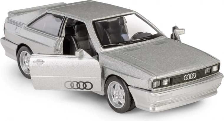 Uși care se deschid și interior detaliat