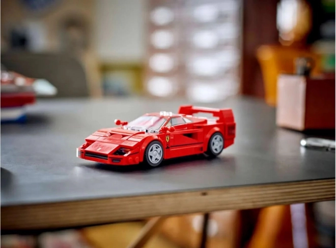 Supersportivă Ferrari F40 LEGO Speed Champions