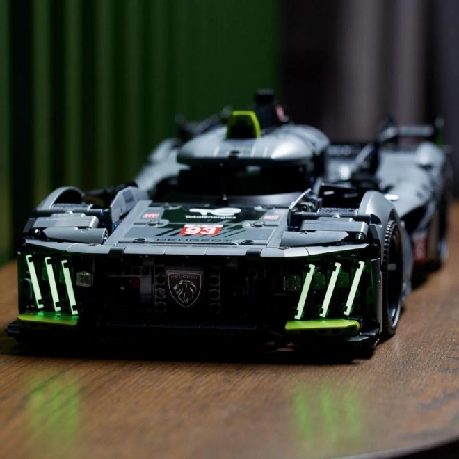 Hipersportivă LEGO Technic Peugeot 9X8 Le Mans