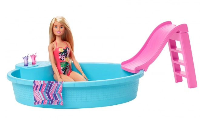 Păpușă Barbie cu piscină