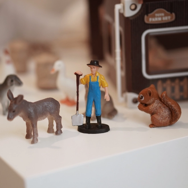 Set fermă mică cu animale și accesorii