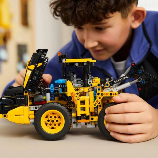 Încărcător pe roți Volvo L120 Electric LEGO Technic