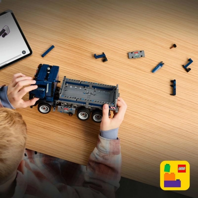 Camion Technic LEGO cu basculantă