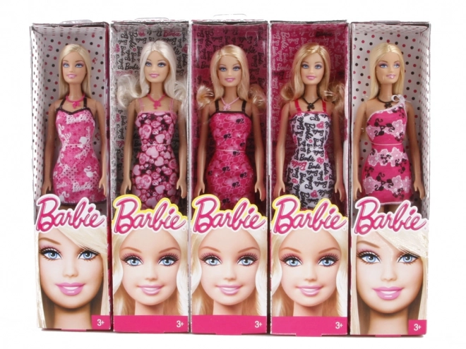 Barbie în rochie elegantă