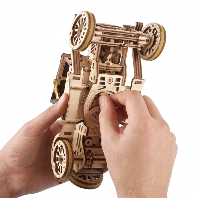 Puzzle mecanic din lemn Ugears Mașină Istorică