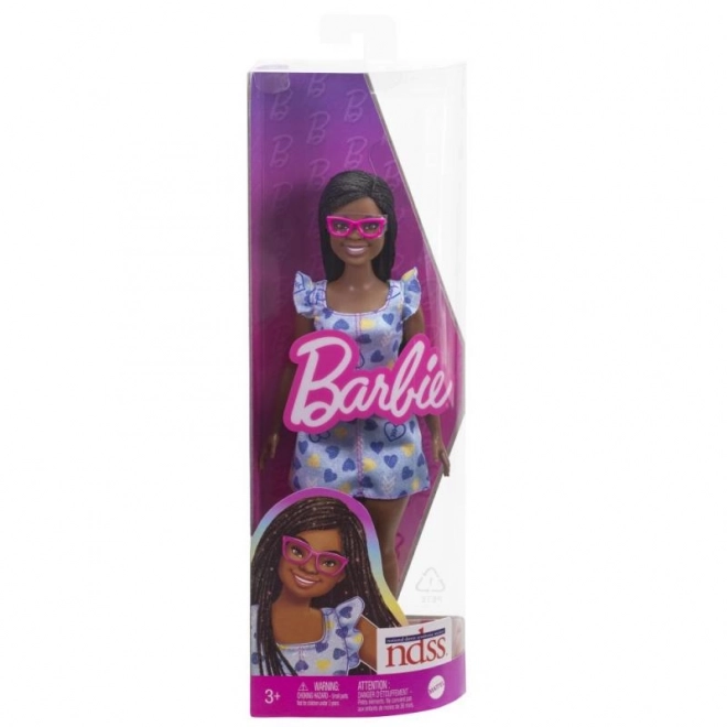 Barbie model cu tricou cu inimă mare