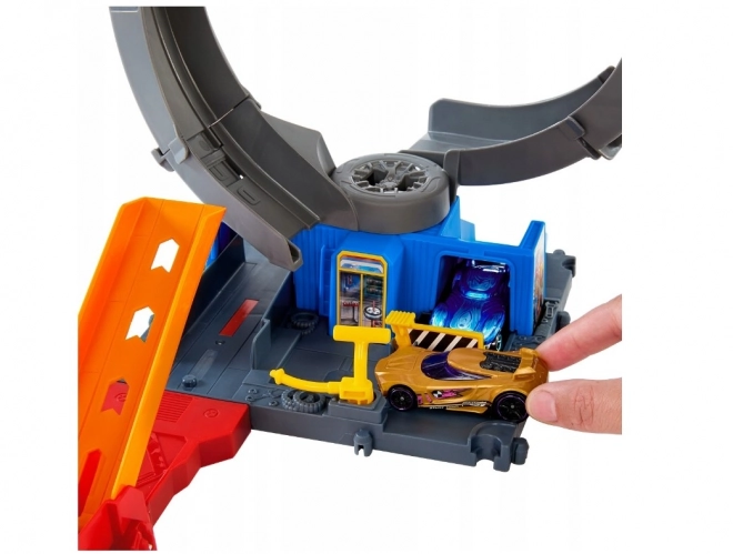 Set tematic cu buclă pentru mașini Hot Wheels Pista Liliacul Întunecat