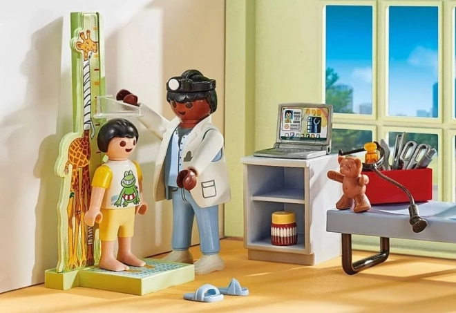 Set figurine acțiune eroi pediatru cu ursuleț de pluș