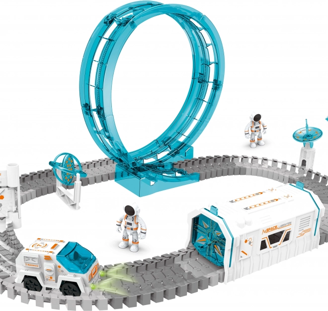 Circuit cosmic cu proiector și astronaut