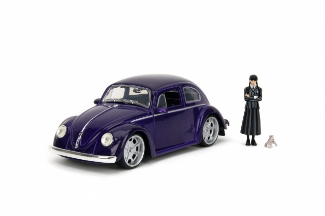 mașină VW Beetle 1972 1:24 cu figurina Wednesday