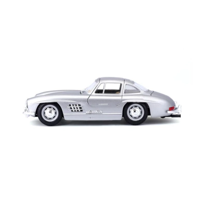 Model de mașină Mercedes Benz 300SL Bburago la scară 1:24