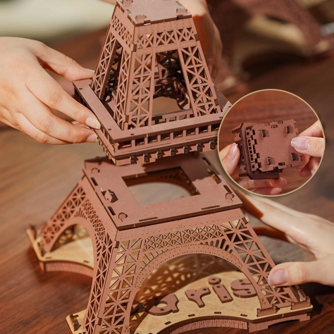 Puzzle 3D din lemn Noaptea Turnului Eiffel, luminoase