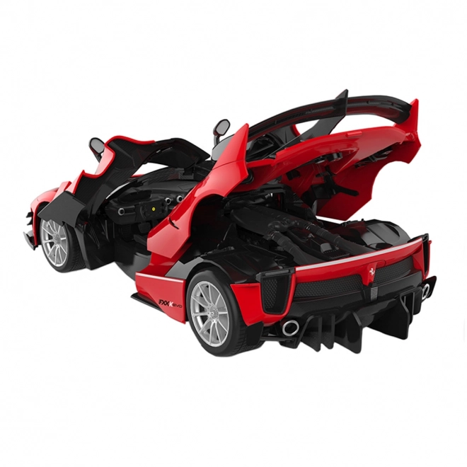Mașină teleghidată Ferrari de la Rastar în set de asamblare, scară 1:18