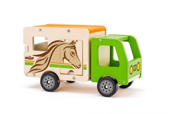 Camion din lemn pentru transport cai