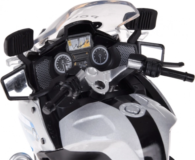 Cockpit detaliat și elemente de comandă