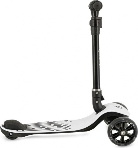 Crește odată cu copilul: 3 înălțimi ale ghidonului