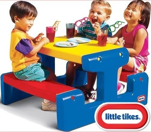 Masa picnic Little Tikes pentru copii