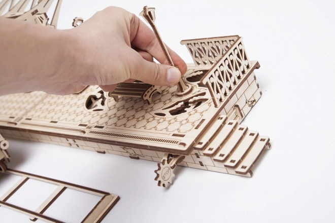 Puzzle mecanic 3D din lemn Ugears Gara