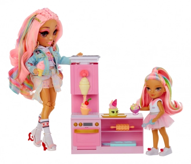 Rainbow High set cu micuța soră – cofetărie