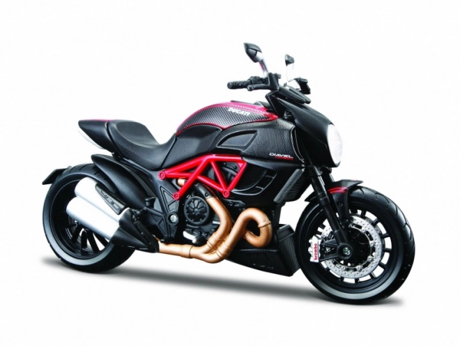 Motocicletă Ducati Diavel Carbon