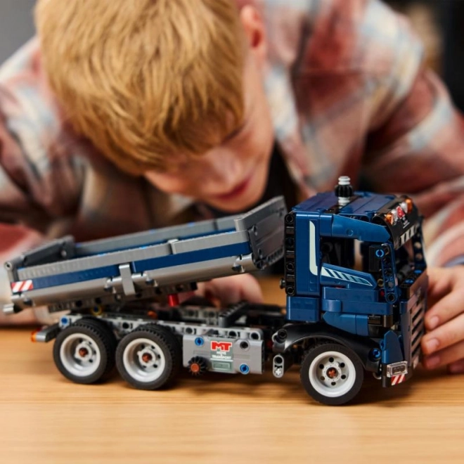 Camion Technic LEGO cu basculantă