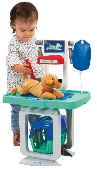 Clinica veterinară Ecoiffier cu jucării de pluș