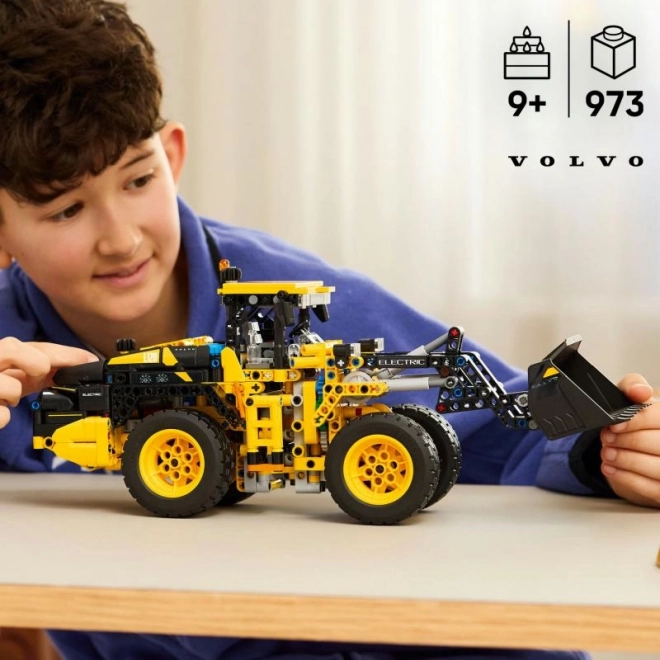 Încărcător pe roți Volvo L120 Electric LEGO Technic