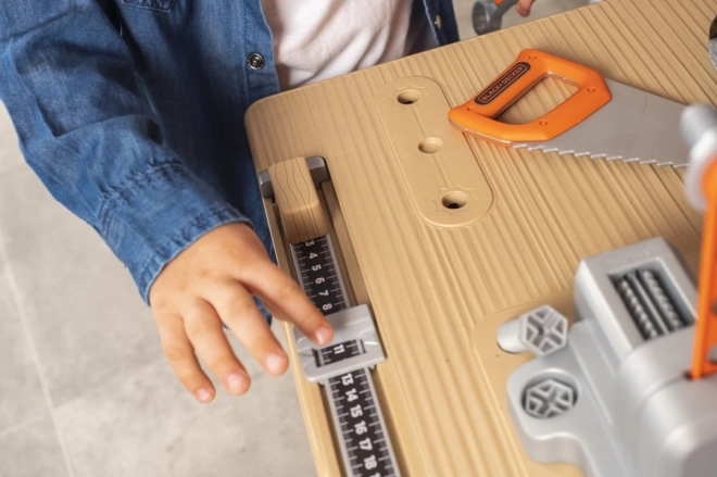 Megaatelier Smoby Black & Decker pentru micii meșteri