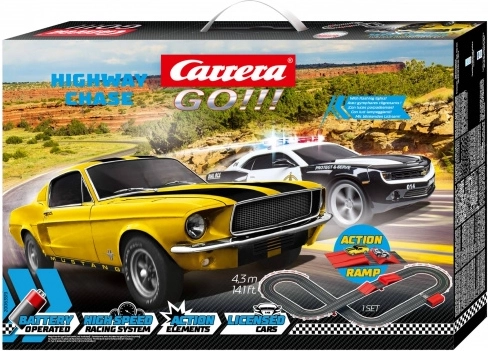 pistă de mașinuțe Carrera GO Highway Chase 4,3 m cu rampă de săritură și mașini Chevrolet Camaro și Ford Mustang
