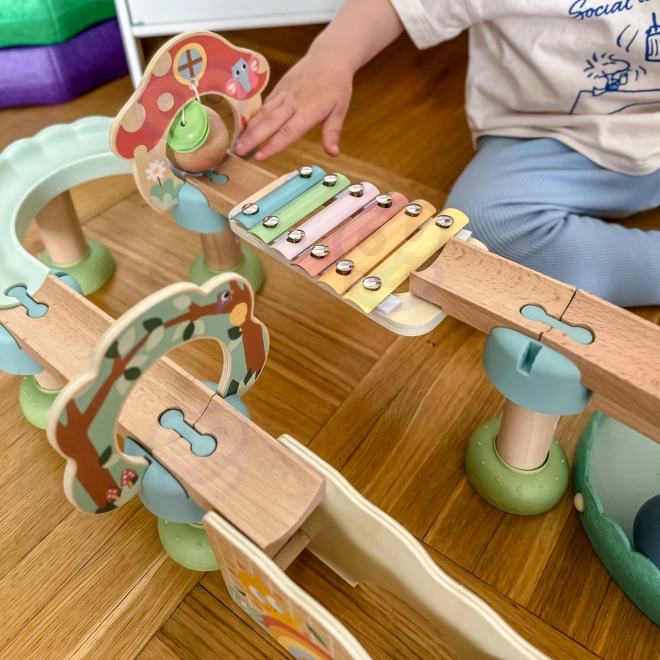 Traseu din lemn cu bile și xilofon Tooky Toy 44 piese