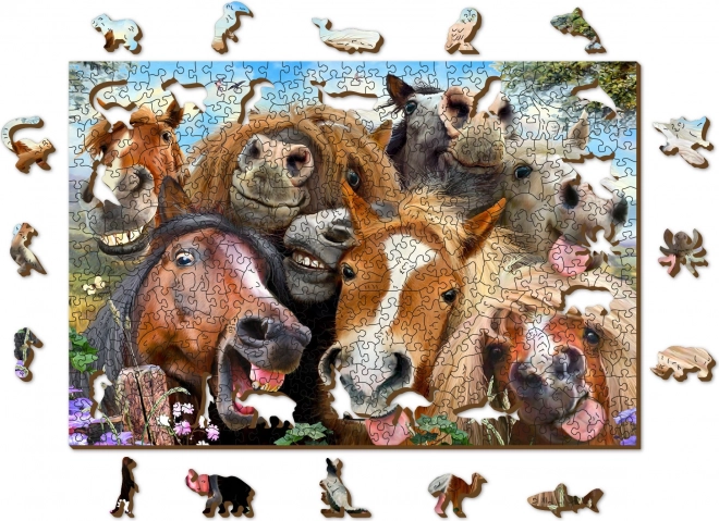 Puzzle din lemn cu cai peste tot