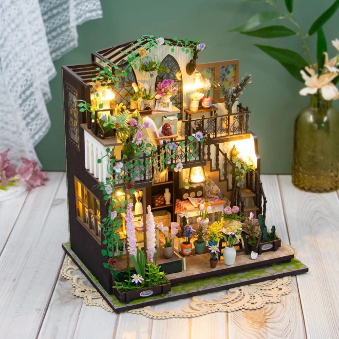 Miniatura căsuței Casa cu Flori a lui Darcy