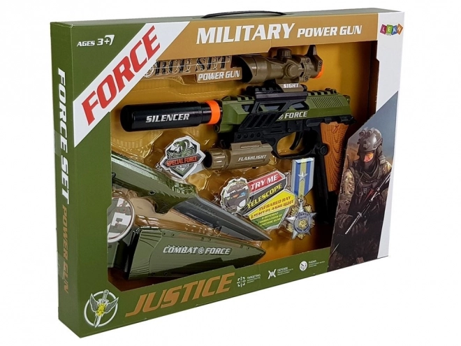 Set militar cu pistol, pușcă, cuțit și medalie