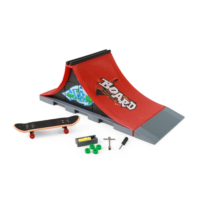 Skatepark cu rampă pentru skateboard și fingerboard