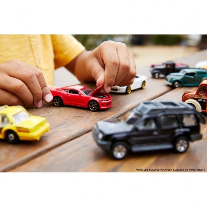 Mașinuțe cu acțiune 1:64