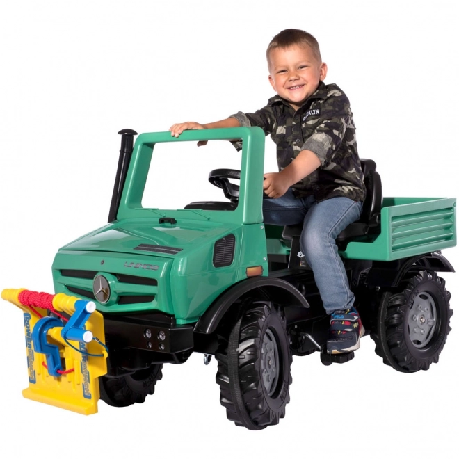 RollyUnimog Forst de la Mercedes-Benz cu troliu