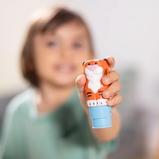 Dispenser care ușurează lipirea