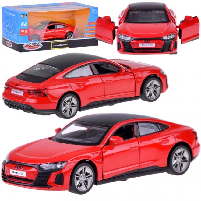 Model colecționabil Audi RS e-tron GT 1:36 cu sunete