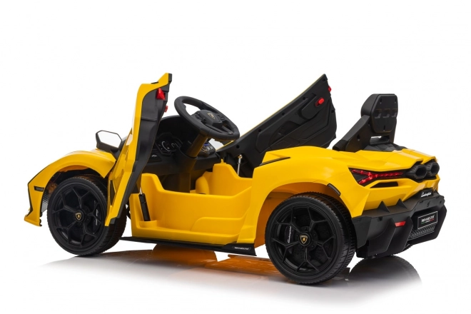 Auto Lamborghini Revuelto Galben