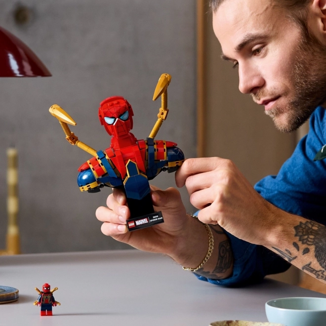 Bustă Colecționar Iron Spider-Man LEGO Super Heroes