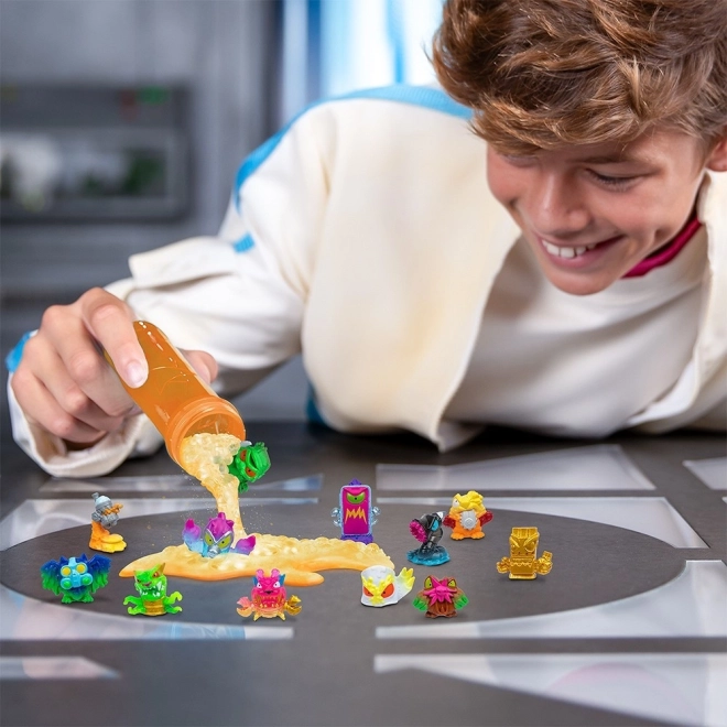 Figurine Mr Beast Lab - Mega Lab 12 pachete
