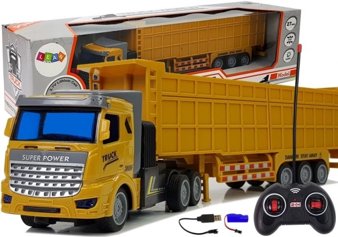 Camion telecomandat cu remorcă mare galbenă