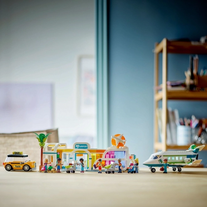 Set avion și aeroport Heartlake LEGO Friends