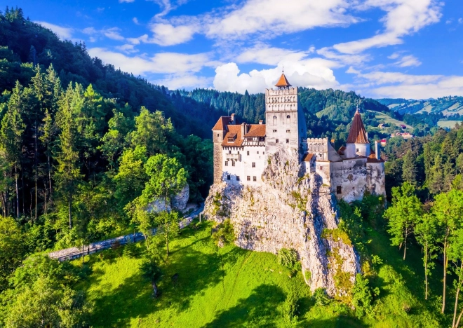 Puzzle Castelul Branský vara, România 1000 piese