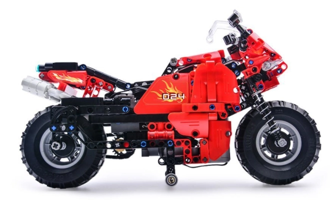 484 piese pentru un model realist